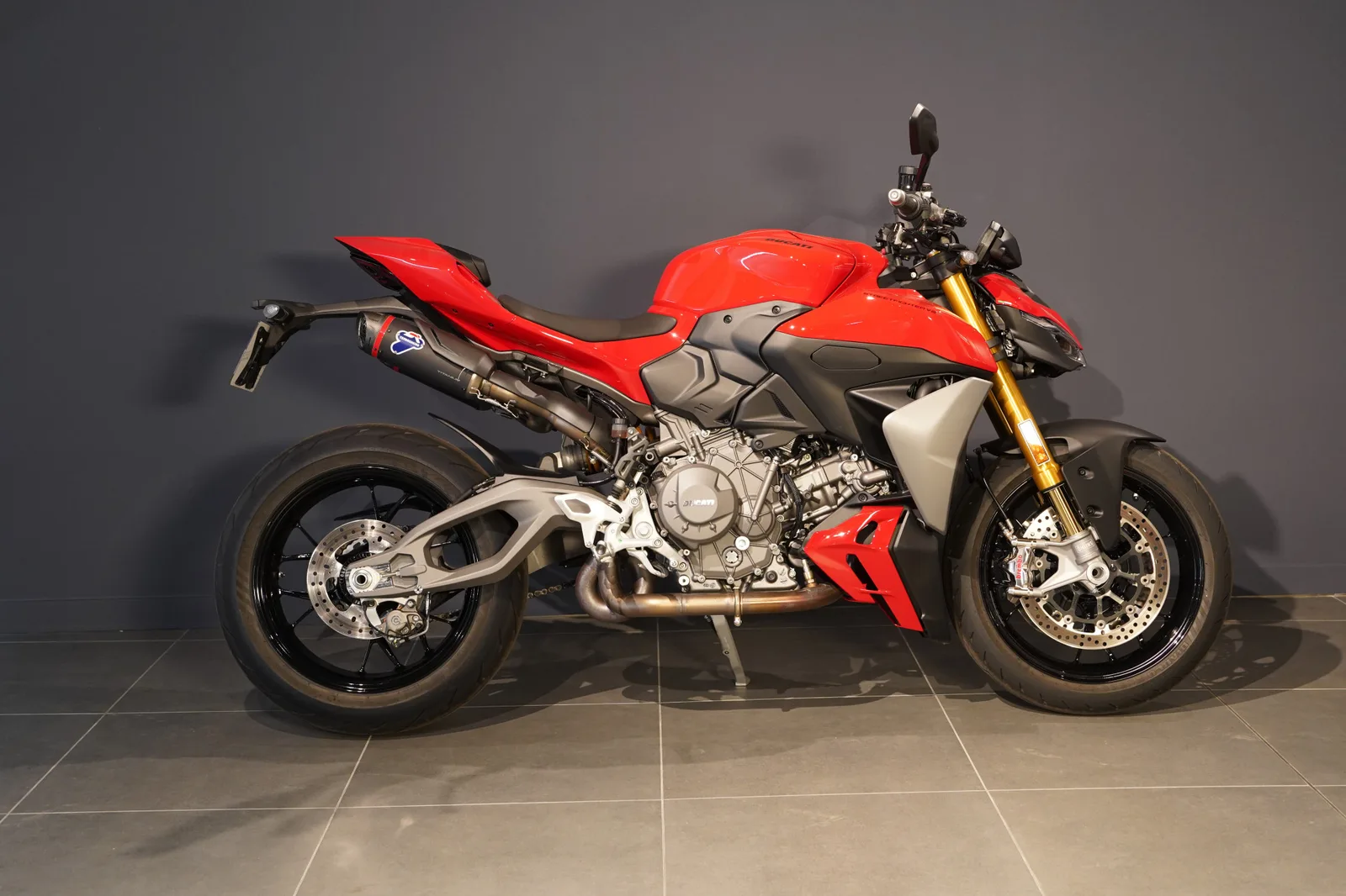 CFMoto Streetfighter V2S, Ligne Complete Termignoni, Brembo GP4RX  d'occasion
