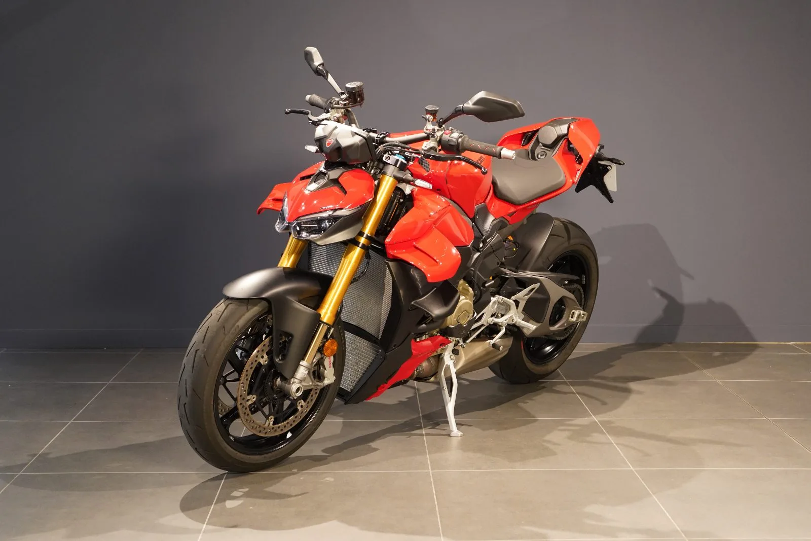 CFMoto Streetfighter V4 S Red d'occasion